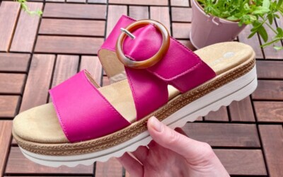 Fabulous Flat Sandals for Big Feet
