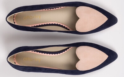 New season flats in large sizes for AW21